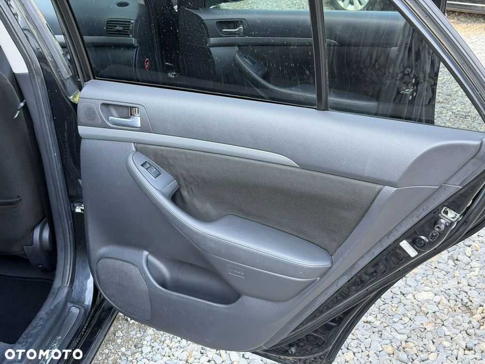 Toyota Avensis - 23
