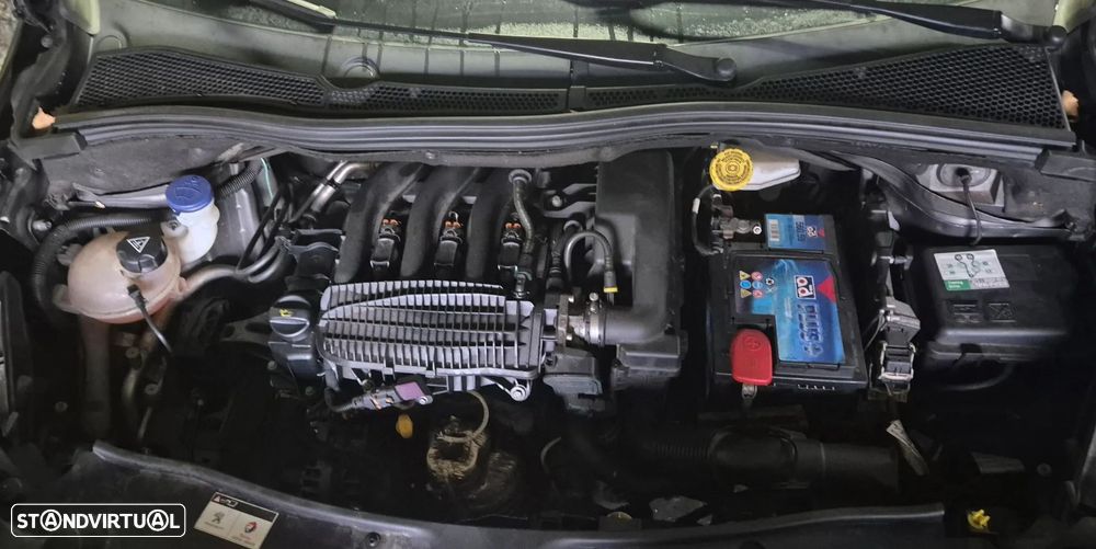 Peugeot 2008 1.2 PureTech Allure - 9