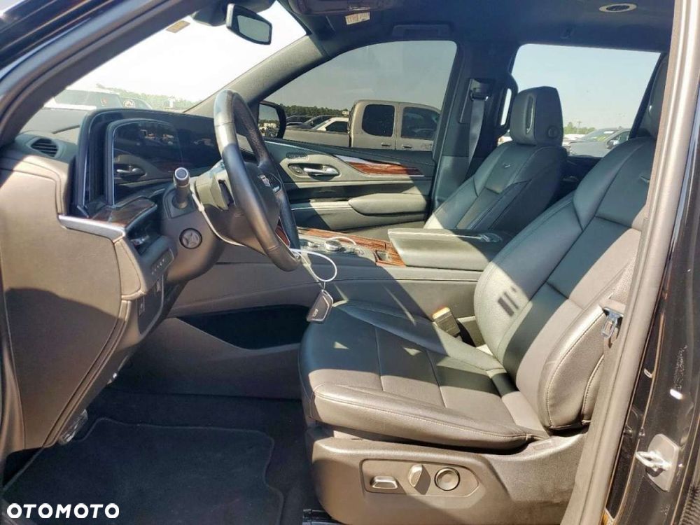 Cadillac Escalade - 7