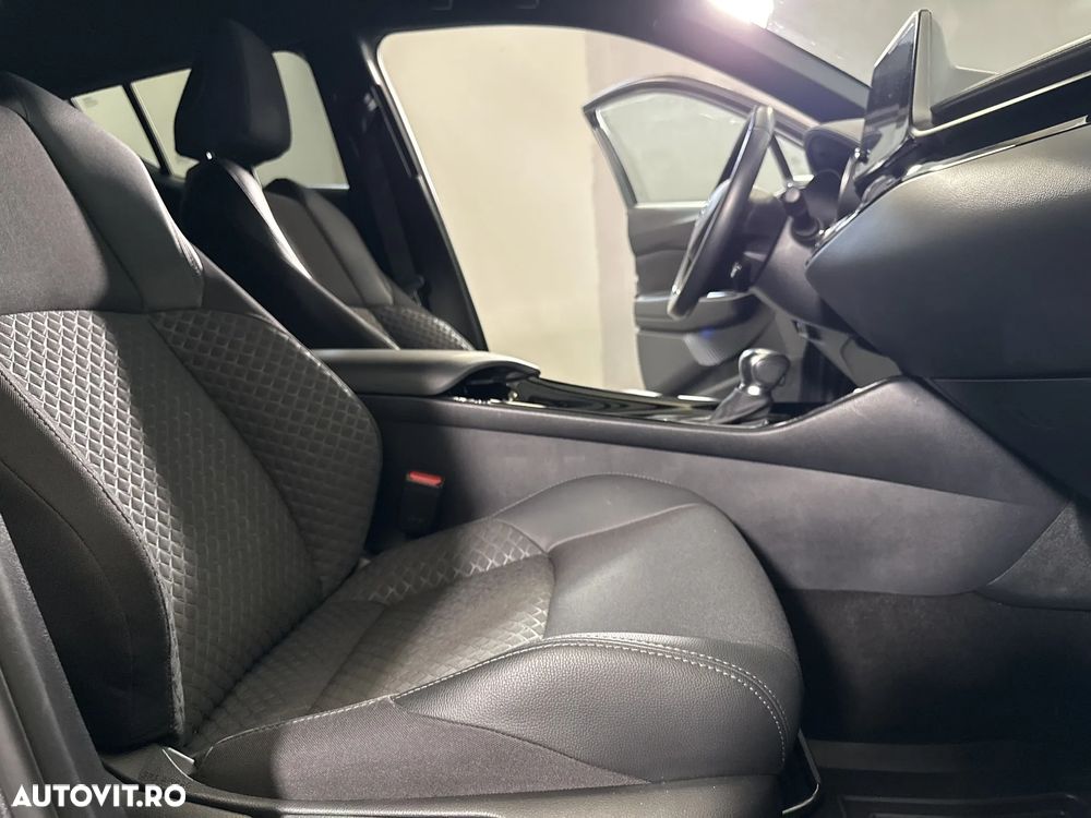 Toyota C-HR - 12