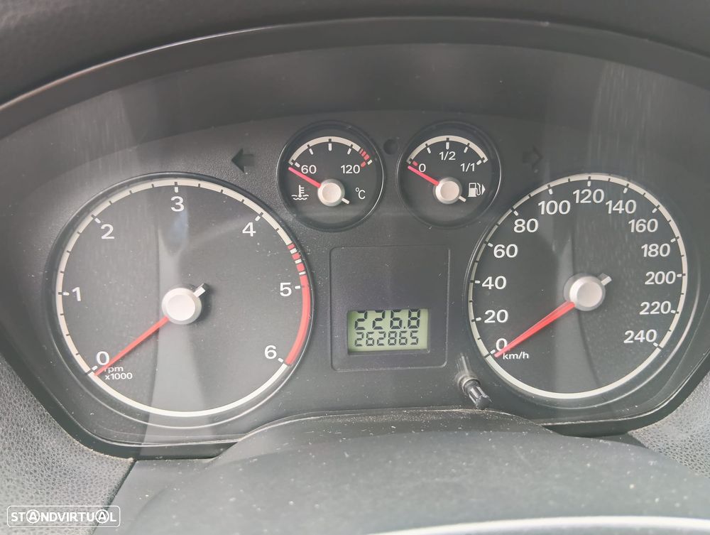 Ford Focus SW 1.6 TDCi DPF Sport - 13