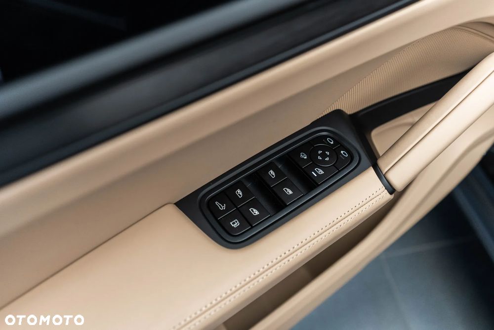 Porsche Cayenne E-Hybrid - 26