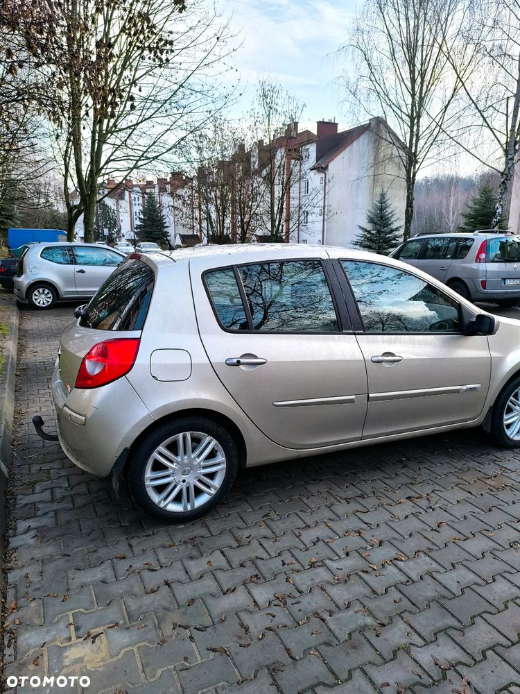 Renault Clio - 12