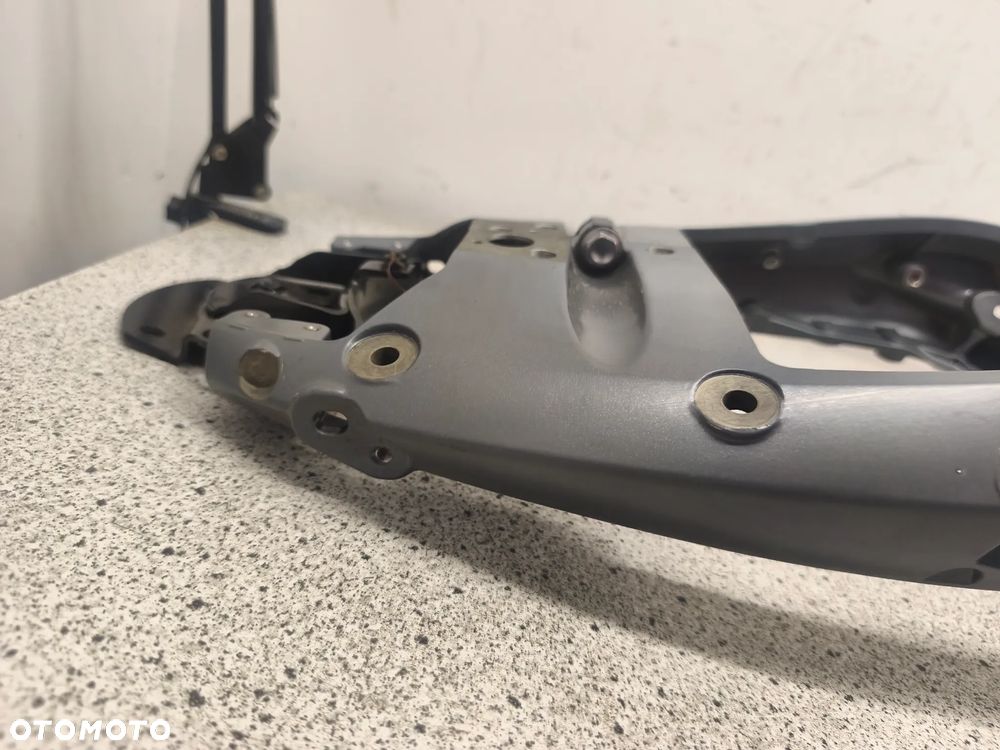 Stelaż tył, tylny Triumph Street Triple 675 - 11