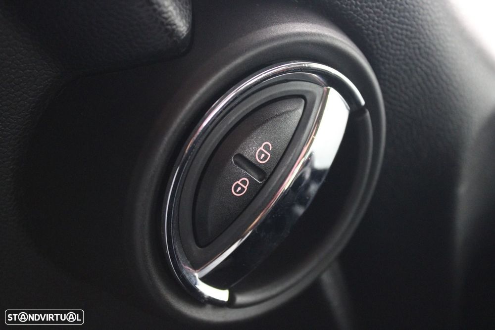 MINI 3 Portas One - 27