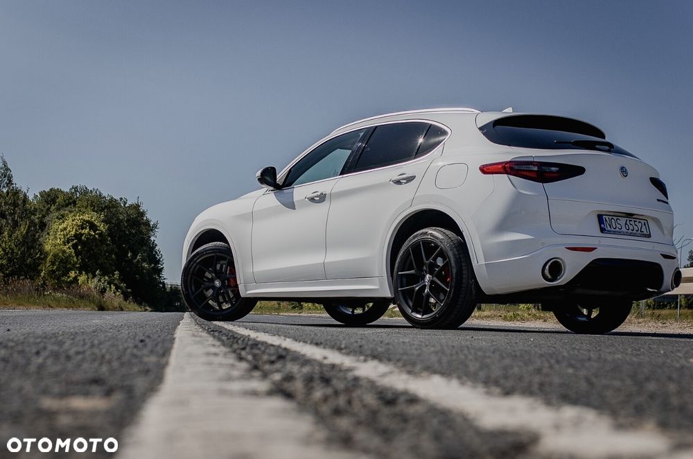 Alfa Romeo Stelvio - 2
