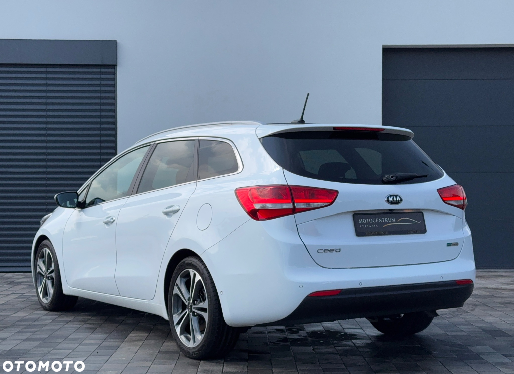 Kia Ceed 1.6 CRDi 136 ISG Spirit - 6