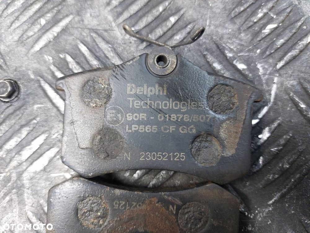 TARCZE HAMULCOWE TYŁ + KLOCKI AUDI A4 B6 - 2