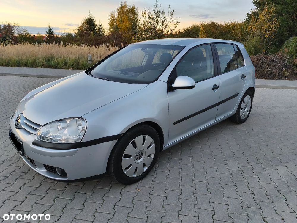Volkswagen Golf - 1