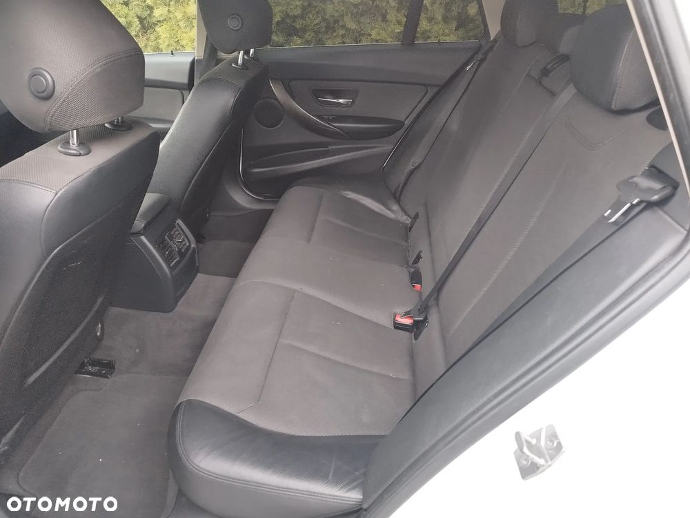 BMW Seria 3 320d Blue Performance Modern Line - 13