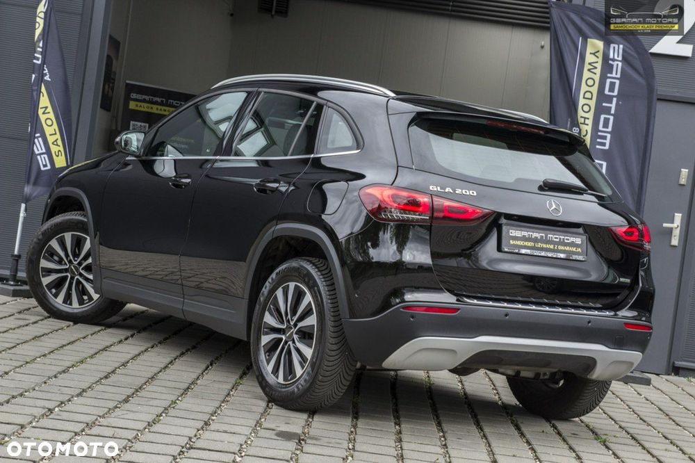 Mercedes-Benz GLA - 9