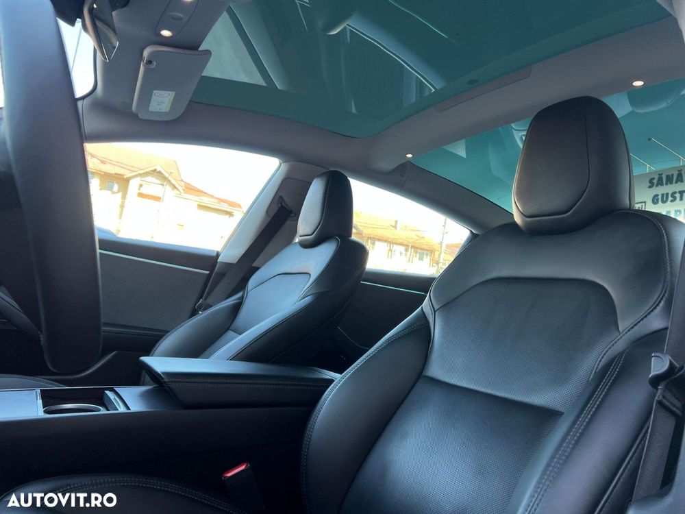 Tesla Model 3 - 12