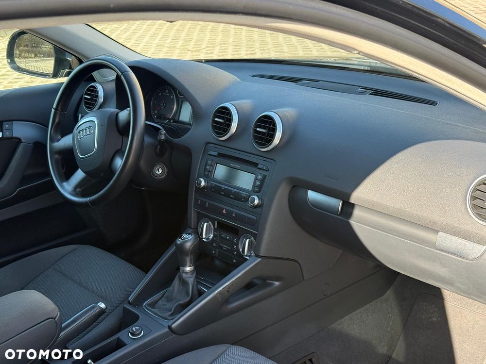 Audi A3 3-drzwiowe 1.6 TDI DPF Ambition - 9