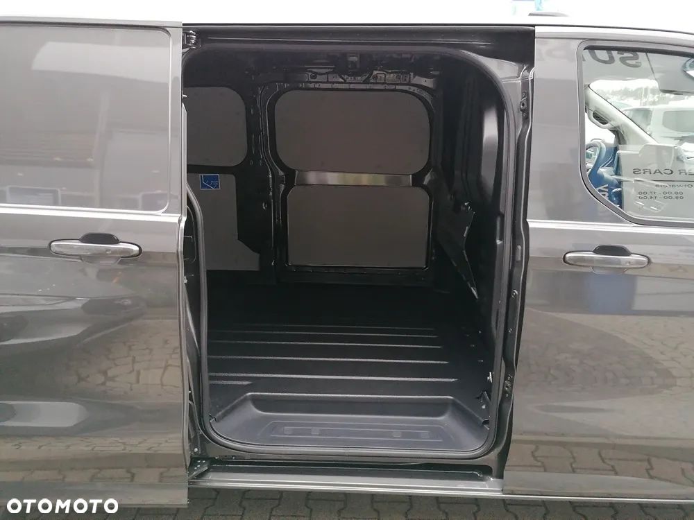 Ford CUSTOM VAN LIMITED - 12