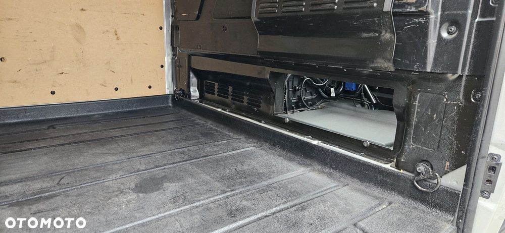 Ford TRANSIT COUSTOM - 21