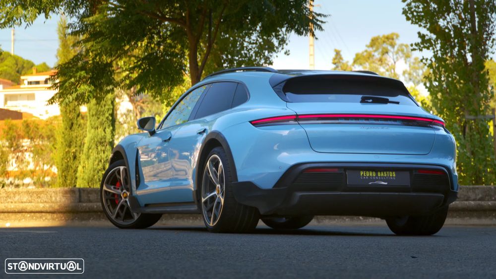 Porsche Taycan Cross Turismo 4S - 11