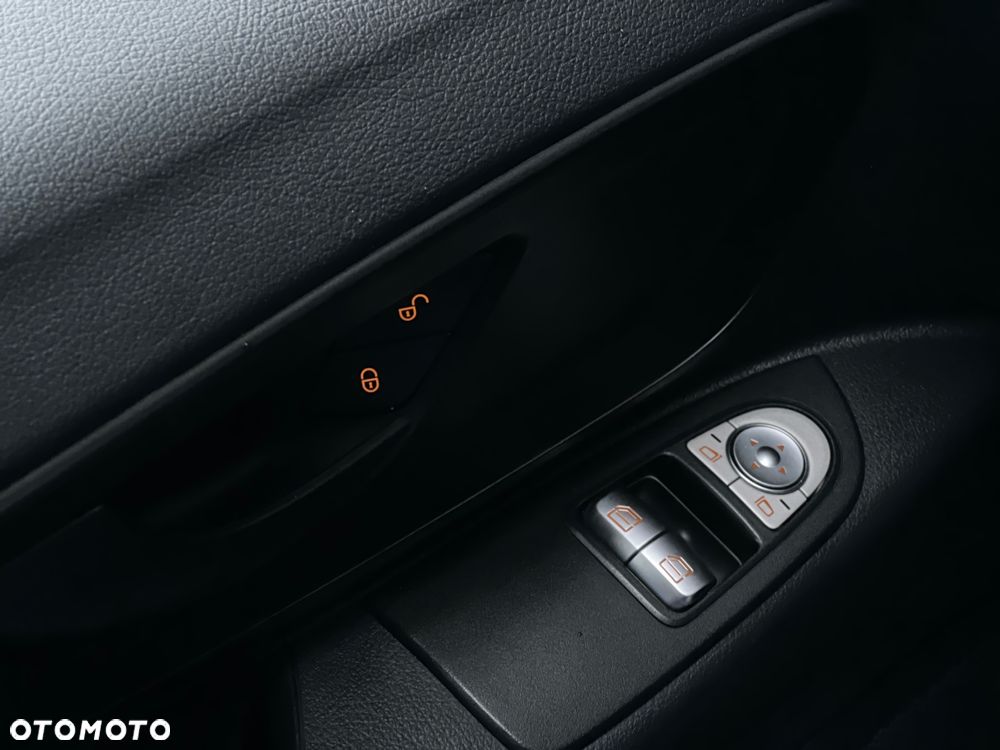 Mercedes-Benz VITO - 33