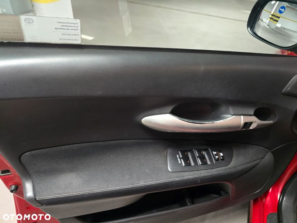 Toyota Auris 1.6 Premium - 35