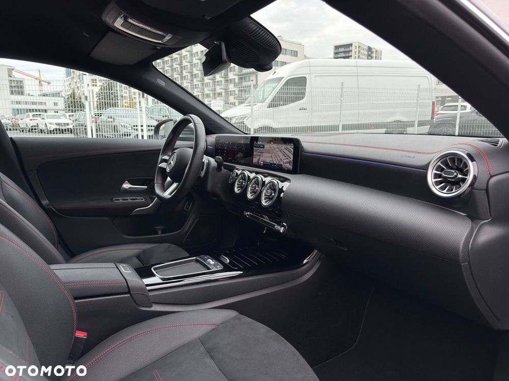 Mercedes-Benz CLA - 22