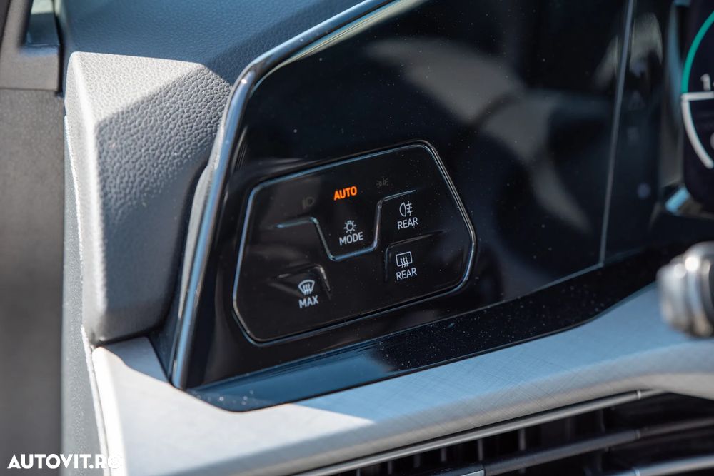 Volkswagen Golf 2.0 TDI DSG Style - 22