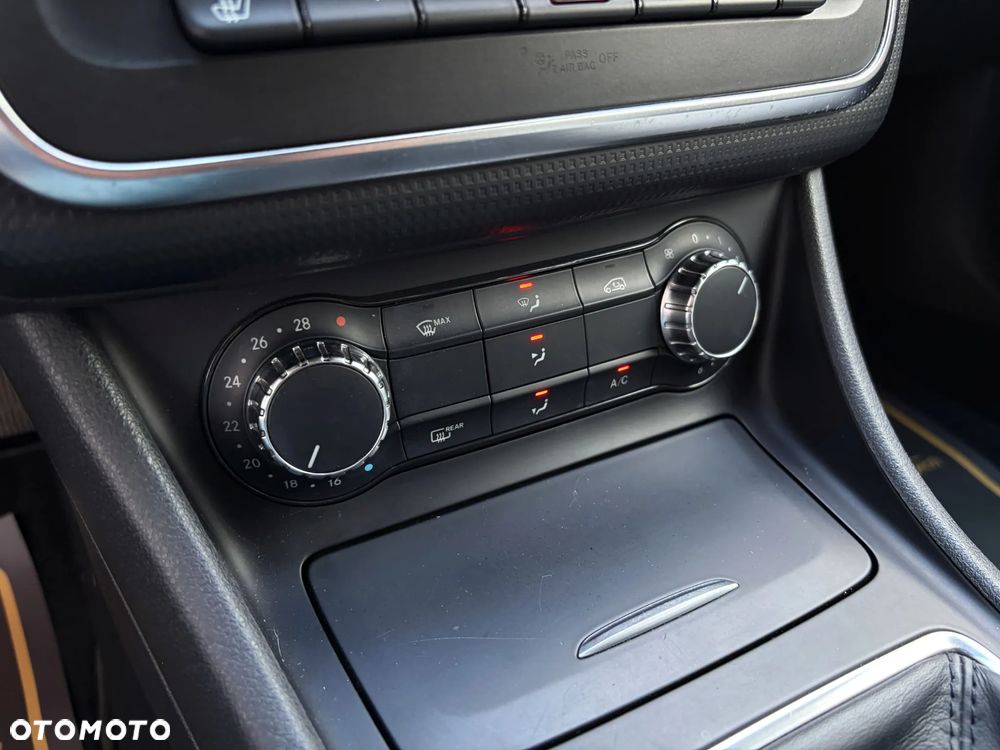 Mercedes-Benz Klasa A 200 (BlueEFFICIENCY) Urban - 28