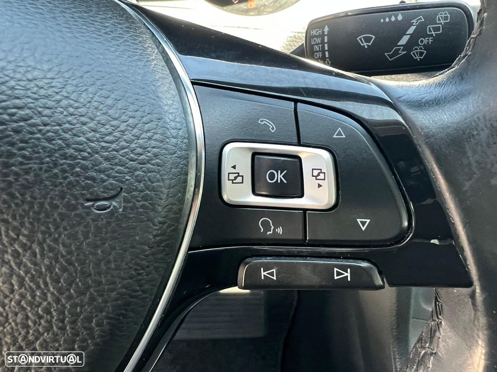 Volkswagen Golf 1.6 TDi GPS Edition — fotografia 15