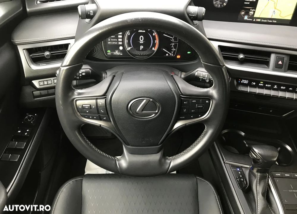 Lexus UX 250h (E-FOUR) Business Edition - 17