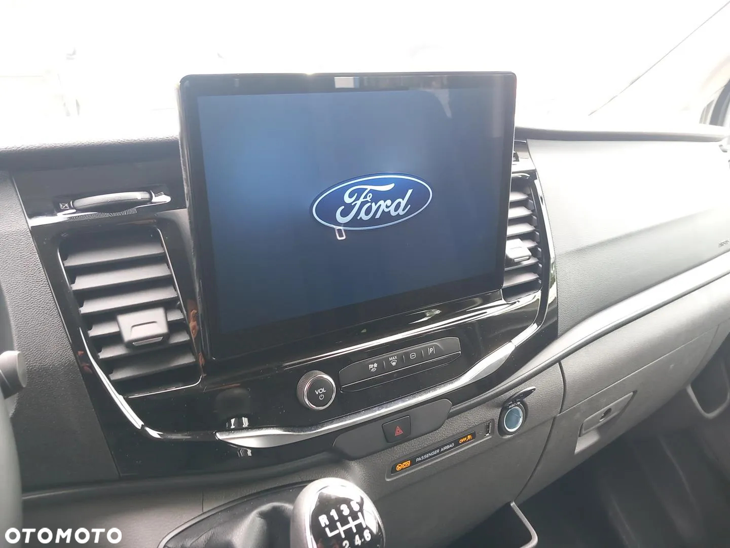 Ford Transit - 12