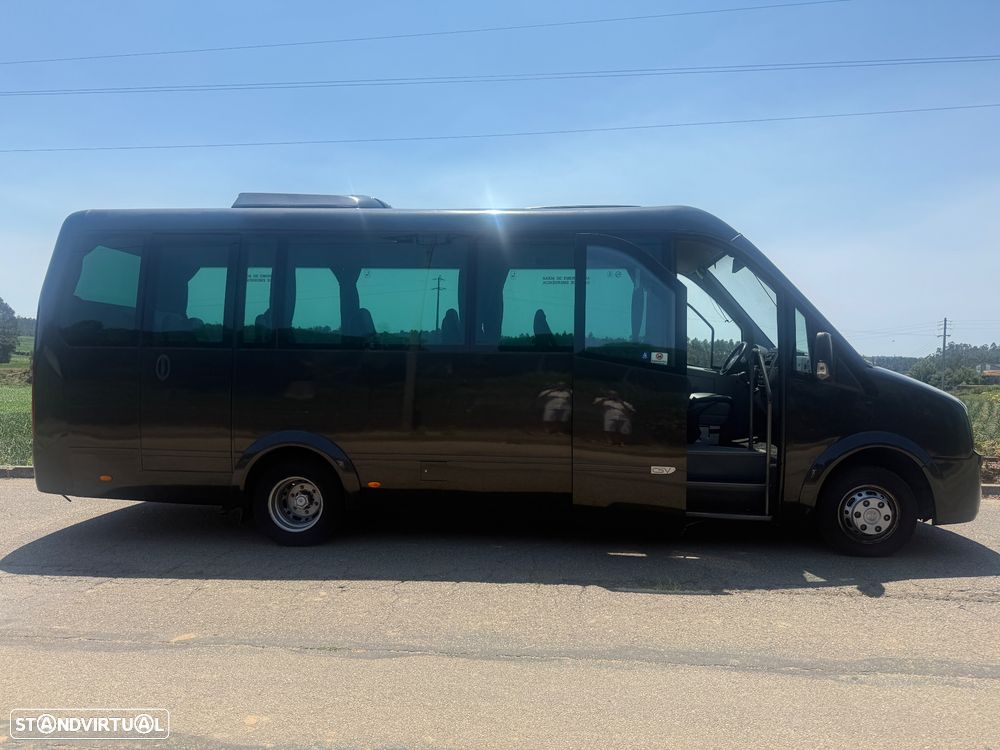 Volkswagen CRAFTER 2.5 TDI MINI BUS 16 Lugares - 4