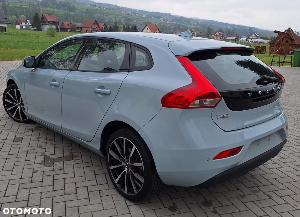 Volvo V40 D2 Momentum - 19