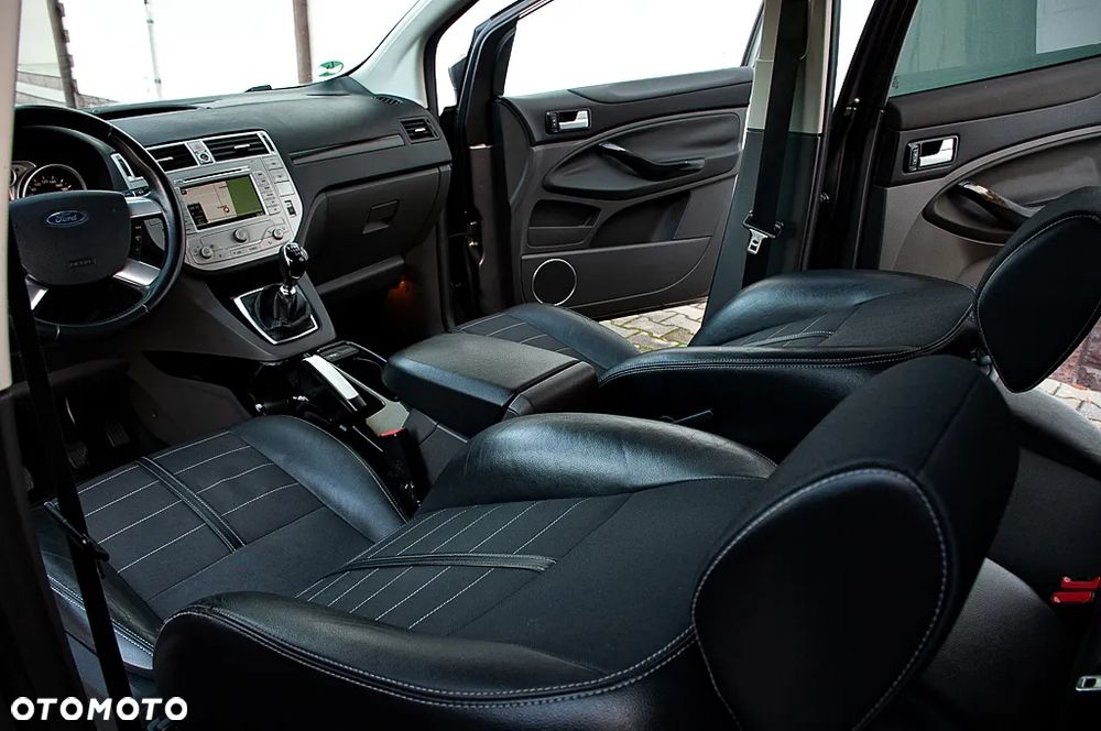 Ford Kuga 2.0 TDCi 4WD Titanium - 29