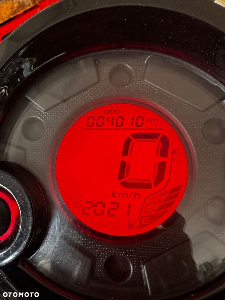 Yamaha Aerox - 6
