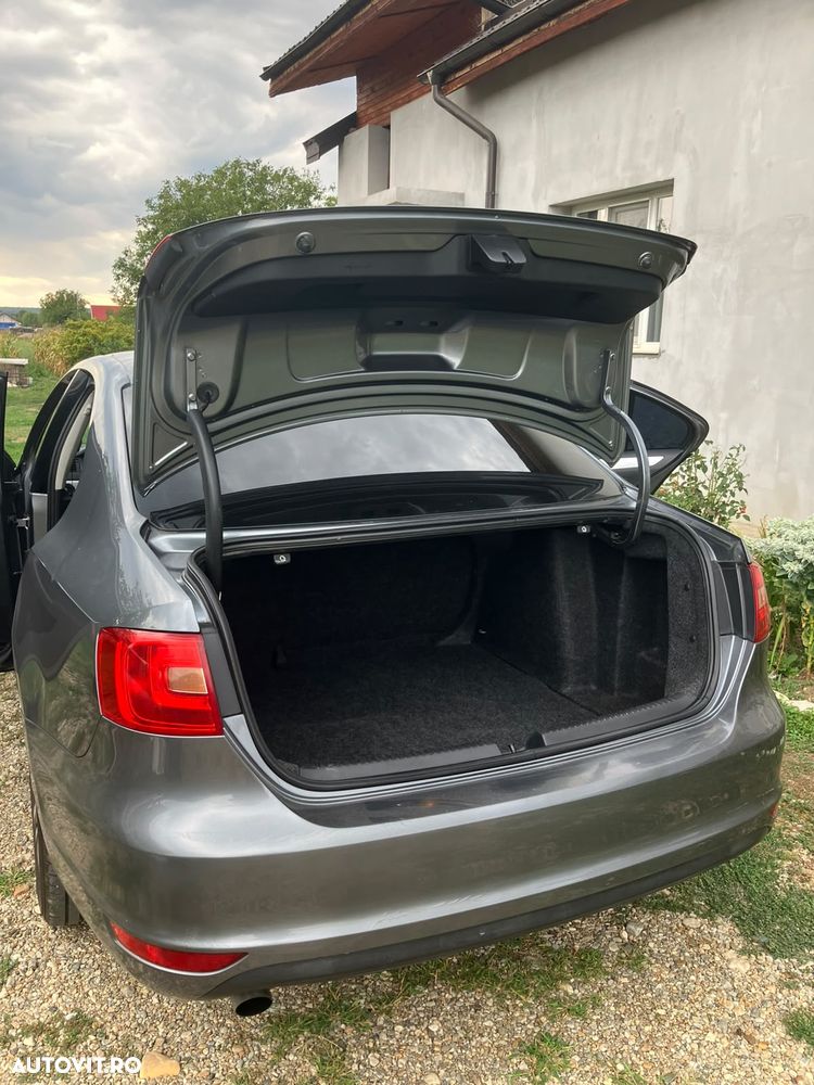 Volkswagen Jetta - 6