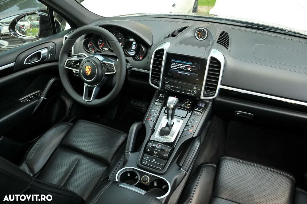 Porsche Cayenne Platinum Edition - 7