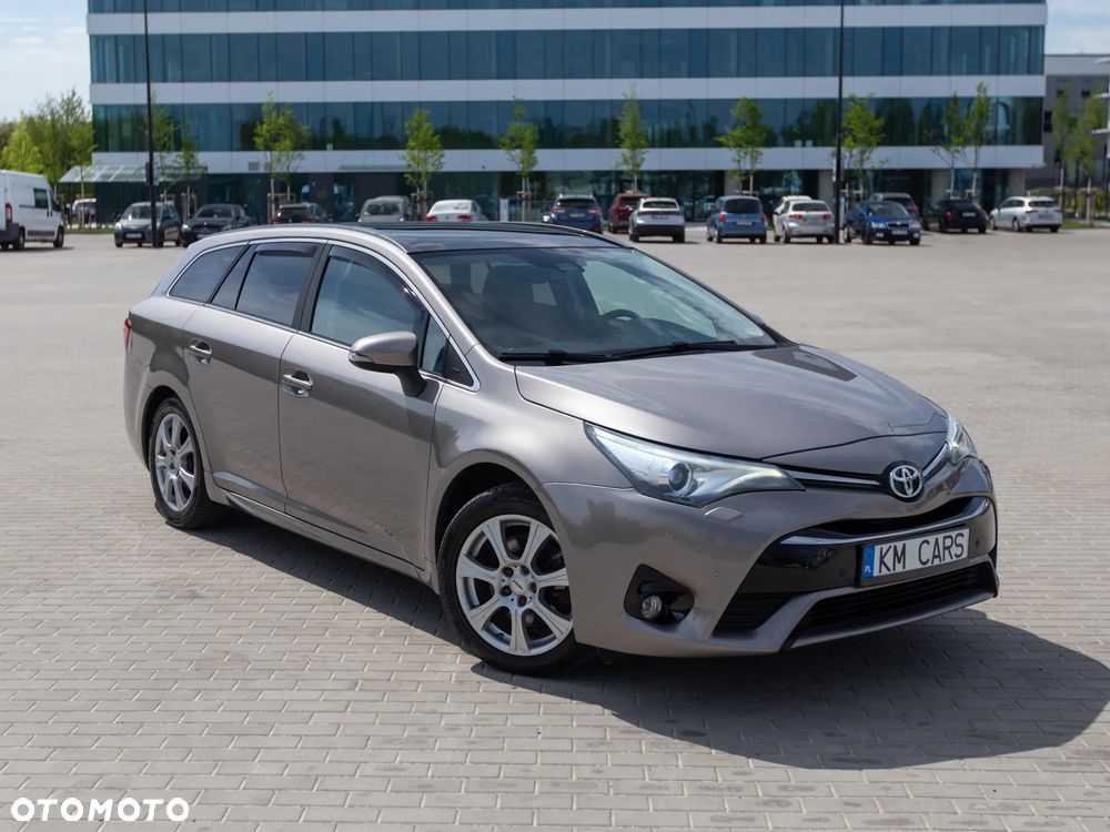 Toyota Avensis 2.0 D-4D Premium - 5