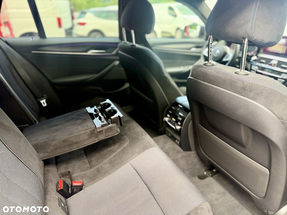 BMW Seria 5 520d xDrive M Sport Edition - 26