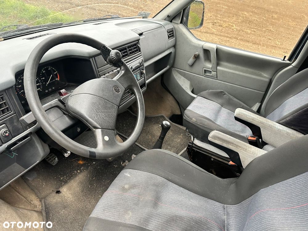Volkswagen Multivan D - 14