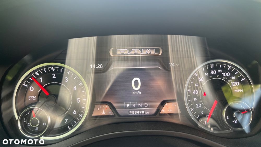 RAM 1500 Crew Cab Shortbed Bighorn - 18