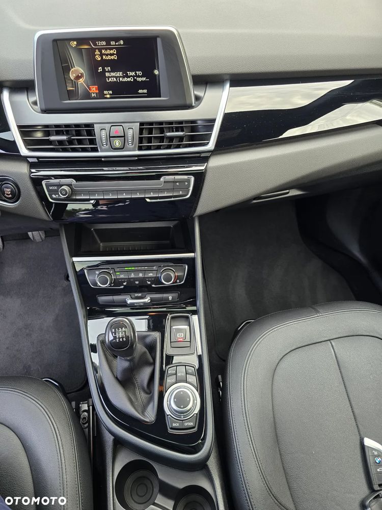 BMW Seria 2 216i Active Tourer Advantage - 17