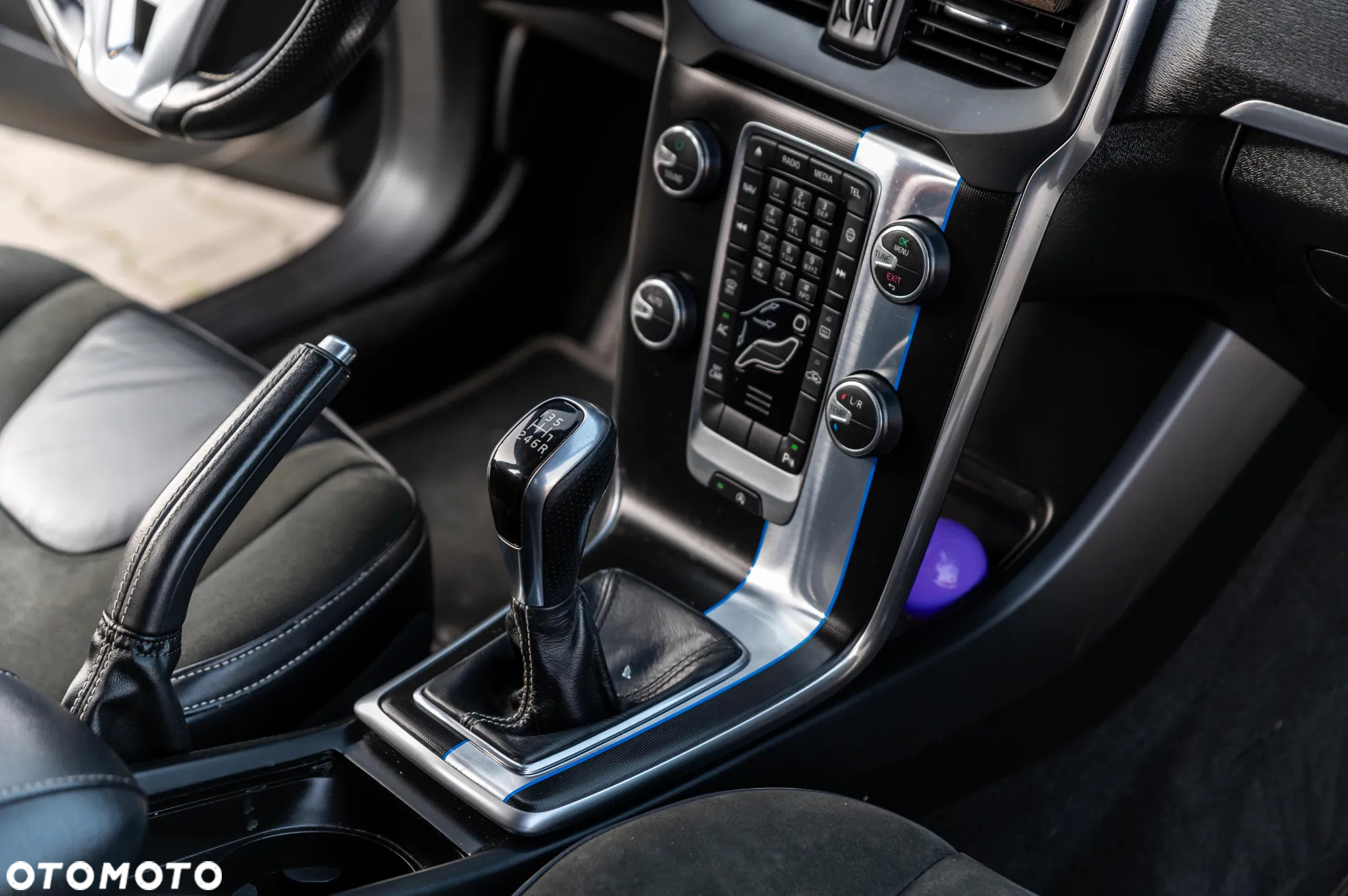 Volvo V40 D4 Drive-E R-Design Momentum - 26