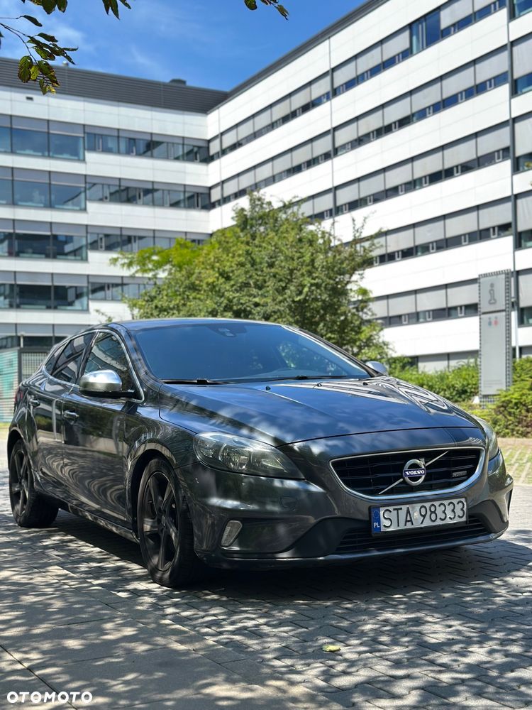 Volvo V40 D4 R-Design - 1