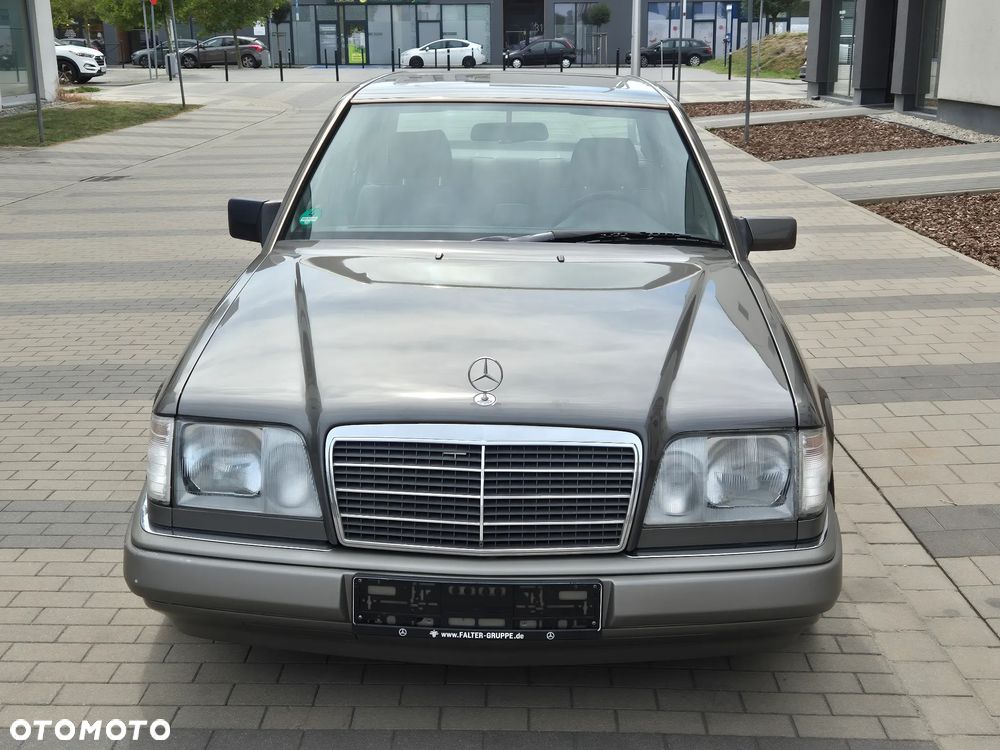 Mercedes-Benz W124 (1984-1993) - 22