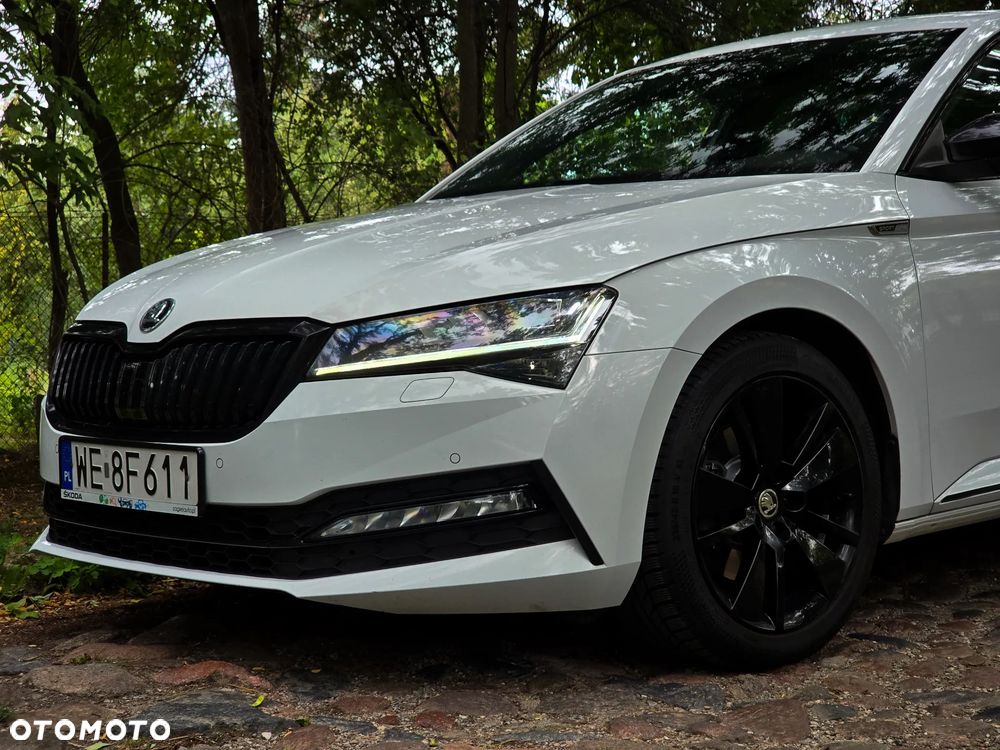 Skoda Superb 2.0 TDI SCR Sportline DSG - 4