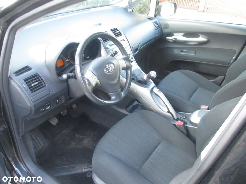 Toyota Auris 1.6 VVT-i Terra - 9