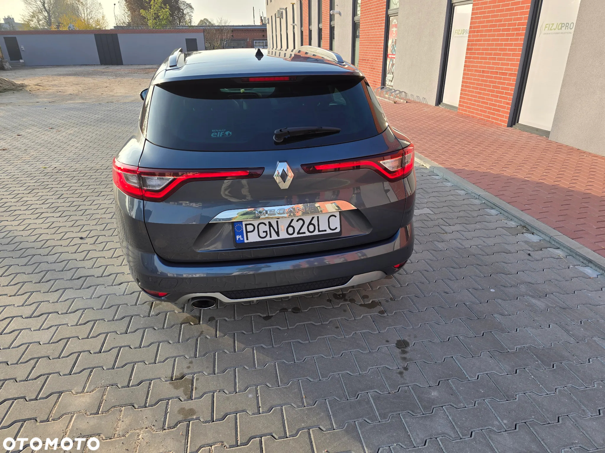 Renault Megane ENERGY TCe 130 GT LINE - 4
