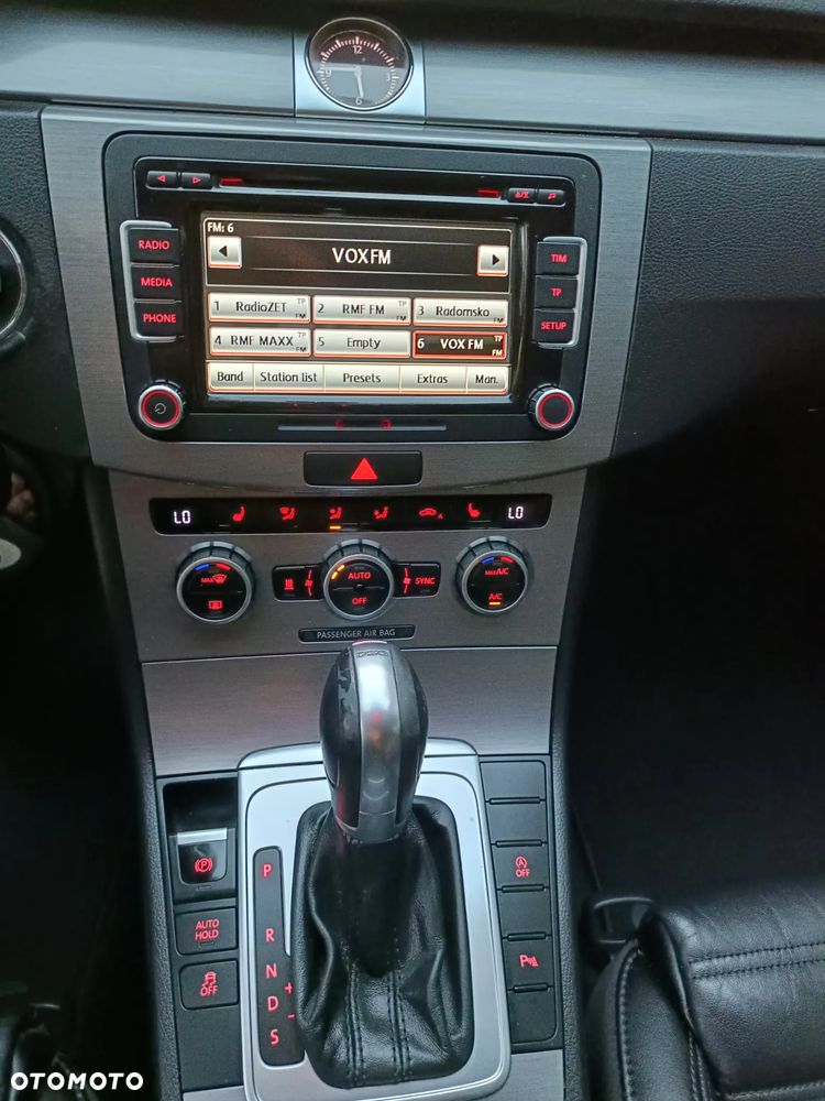 Volkswagen Passat 2.0 TDI Highline R-Style DSG - 11