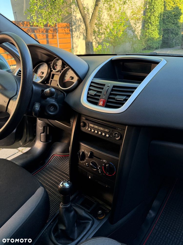Peugeot 207 1.4 - 9