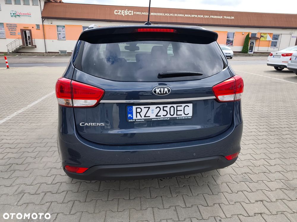 Kia Carens - 6