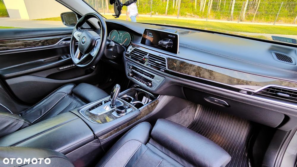 BMW Seria 7 750Li Edition Exclusive - 7