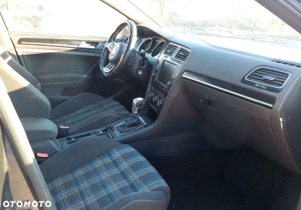 Volkswagen Golf - 15
